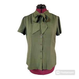 Women's Bell Poque, button-up, NWT, neck bow tie, size L, blouse